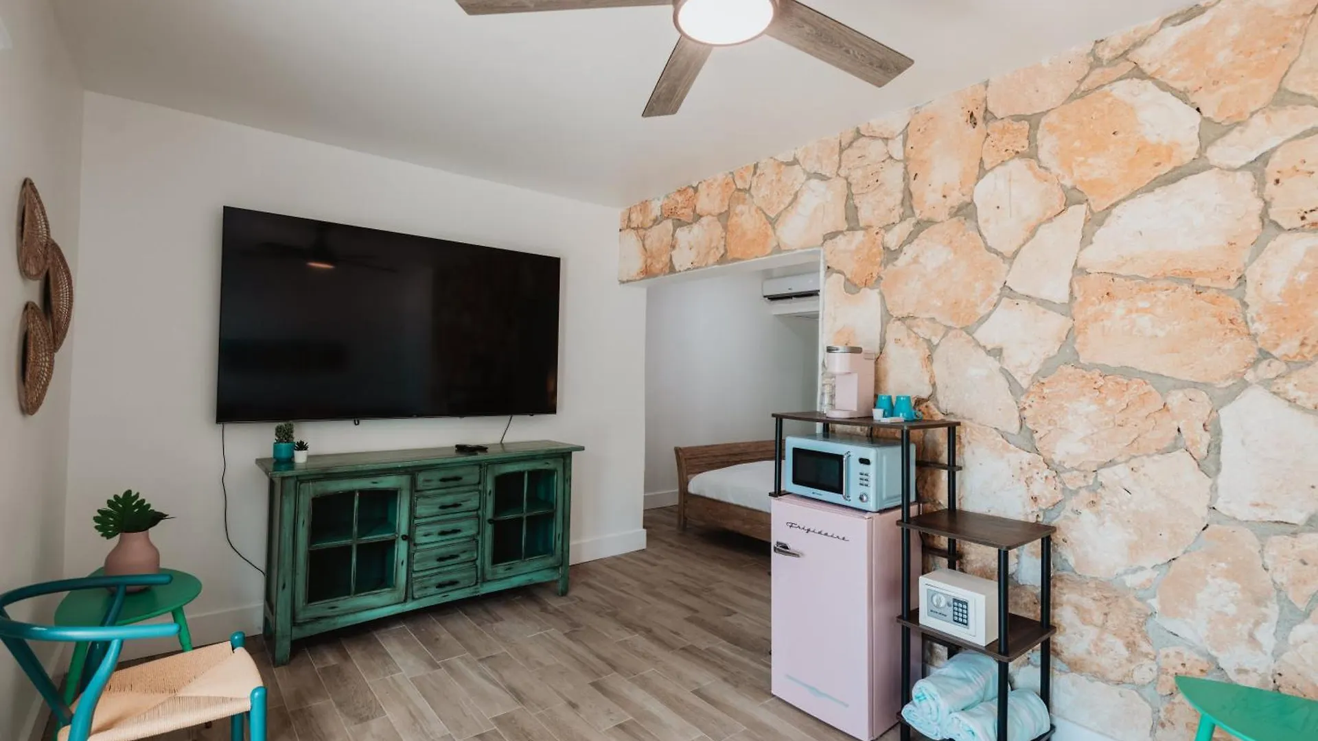 Guana Beach Inn Great Guana Cay 0*,